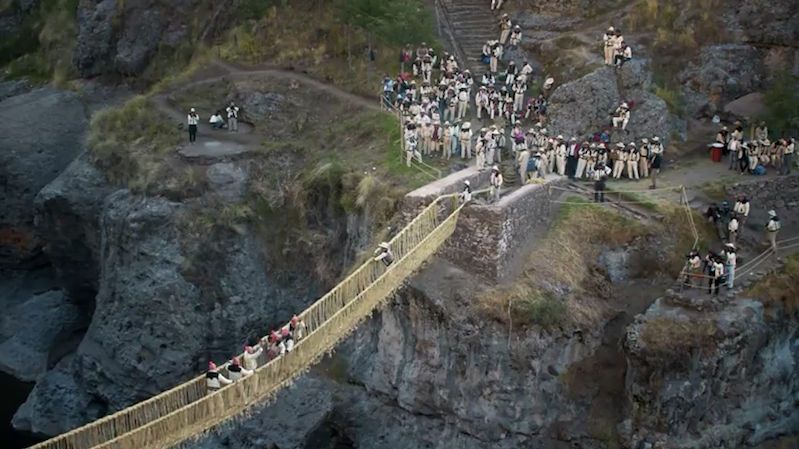 V Peru obnovili poslední visutý most, který ještě pamatuje Inky